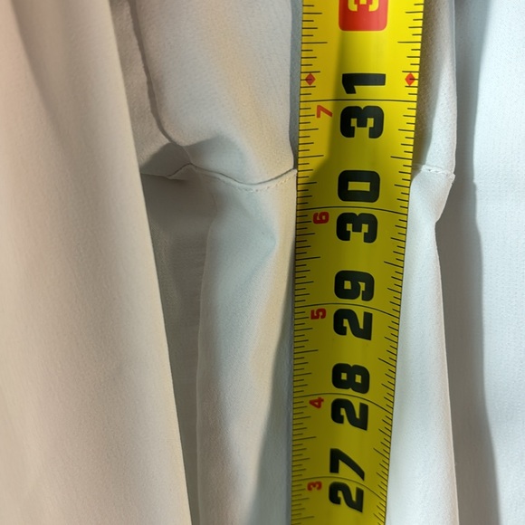 Nike GOLF Women’s Dri-Fit White Golf Pants. size 12. zippered side pkts. EUC - Picture 10 of 10